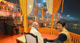 Modi, Abe attend Ganga Aarti at Varanasi