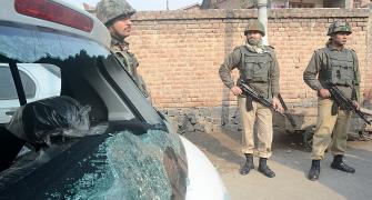 Terrorists target CRPF bunker in Srinagar