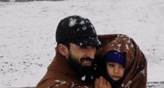Freezing cold leaves Kashmir shivering
