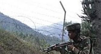 3 terrorists killed, 1 armyman injured in encounter in Kashmir