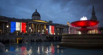 Paris attacks: London pays tribute, lights up in French tricolour