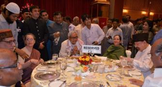 Lalu-Mulayam-Mamata-Mayawati absence makes Sonia's iftar a political miss