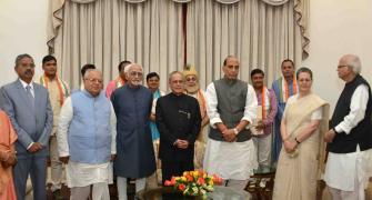 President Pranab Mukherjee hosts dinner to mark 3 years in office