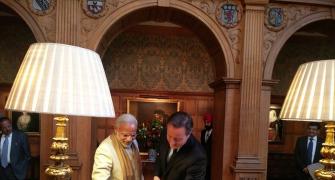 Mirror, Pashmina stoles, silver bells... Modi's gifts to the Camerons