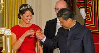 PHOTOS: British Queen hosts extravagant dinner for Xi