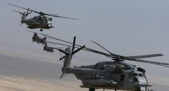 India, US sign deals for 22 Apache choppers, 15 Chinook copters