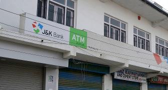 Terrorists rob yet another bank in Kashmir