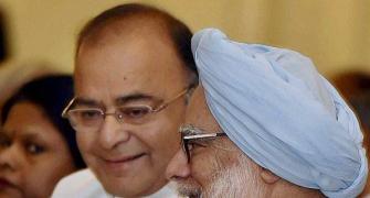 Jaitley hits back at Manmohan Singh; asks him to be 'non-partisan'