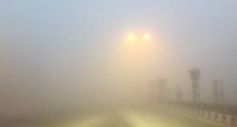 Dense fog blankets Delhi; disrupts road and air traffic