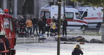 Suspected suicide bomber kills 10 at Istanbul tourist spot