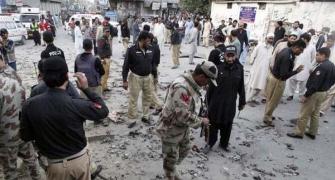 15 killed in bomb blast outside polio centre in Pakistan