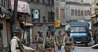 Day 6: Shutters down in tense Kashmir