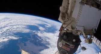 Crashlanding: Astronauts set for 27,358 kmph descent