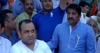MM Khan murder: Mahesh Giri on hunger strike, Kejriwal demands his arrest