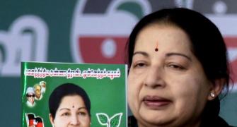 Gold, cellphones, gift coupons: It's raining freebies in Amma's manifesto