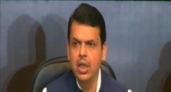 Fadnavis seeks Rs 10,000 crore from Centre to tackle Maha drought