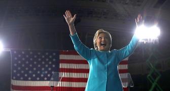 FBI gives clean chit to Clinton in last-minute relief
