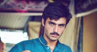 Meet the blue-eyed Pakistani chaiwalla