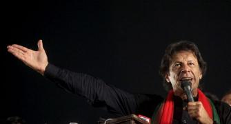 Pak court orders police to arrest Imran Khan