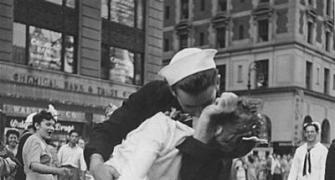 Nurse famous for iconic World War II kiss photo dies at 92