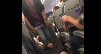 SHOCKING! Passenger dragged from overbooked United Airlines flight