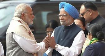 Manmohan Singh asks Modi not to change character of Teen Murti memorial