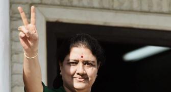 'Chinnamma' Sasikala to be new Tamil Nadu CM