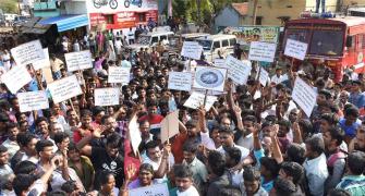 200 in custody for protesting against Jallikattu ban