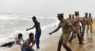 TN: Violence erupts after police try to evict Jallikattu protestors