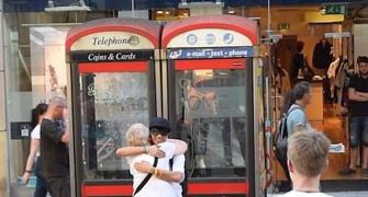 Days after bombing, Muslim man asks for hugs in Manchester