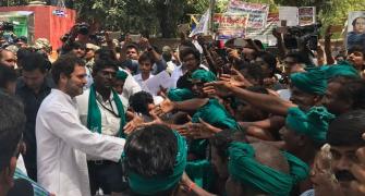 Rahul meets protesting TN farmers, slams PM