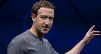Zuckerberg says sorry for Facebook 'mistakes' with user data