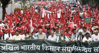 'Ayodhya nahi, karz maafi': Farmers converge in Delhi for 2-day protest