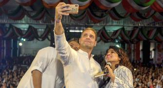 Modi booted out Advani from stage: Rahul in Pune