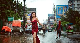 Girl strikes a pose in flooded Patna, breaks internet