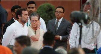 Congress must find full-term president: Tharoor