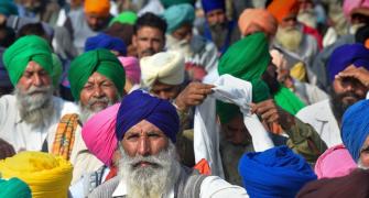 Day 20: Farmers continue stir; ex-armymen join protest