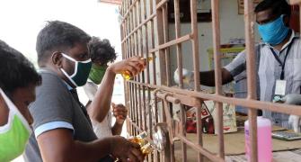 SC stays HC order, allows liquor shops in TN to open