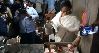 SEE: Mamata makes tea at stall in Nandigram