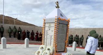 Rajnath honours Rezang La battle heroes in Ladakh