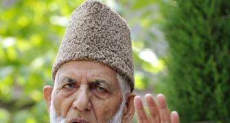 Separatist leader Geelani laid to rest in Srinagar
