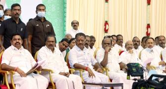 OPS invites EPS, Sasikala to join hands; EPS rejects
