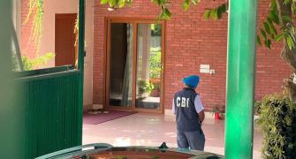 12 IAS officers transferred after raid on Sisodia