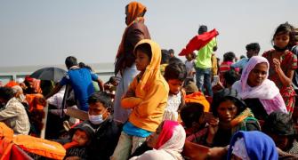 160 Rohingya refugees from Bangladesh stuck at sea