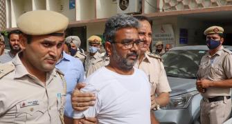 Delhi prof, held for post on 'Shivling', gets bail