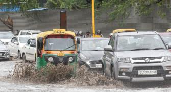 Rains, thunderstorm in Delhi; air, road traffic hit