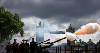 96-round gun salute for Queen as state mourning begins