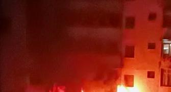 14 charred to death in fire at Jharkhand building