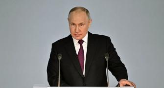 Putin moves nuclear warheads near Ukraine border