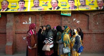 Mobile services suspended across Pak as voting begins